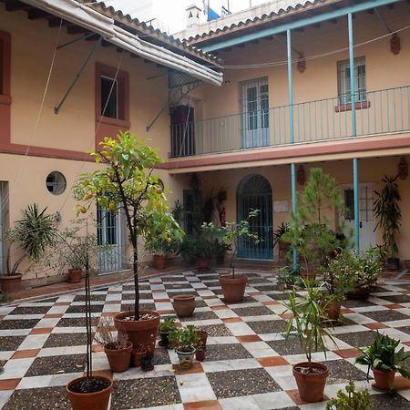 180 Home Ideal Apartamento Con Patio San Bernardo 2 セビリア エクステリア 写真