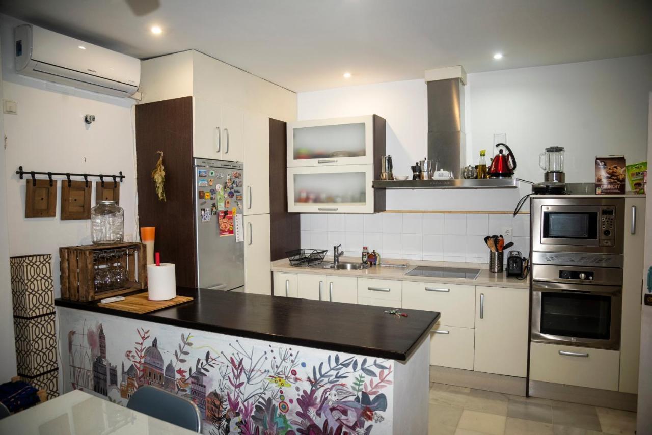 180 Home Ideal Apartamento Con Patio San Bernardo 2 セビリア エクステリア 写真